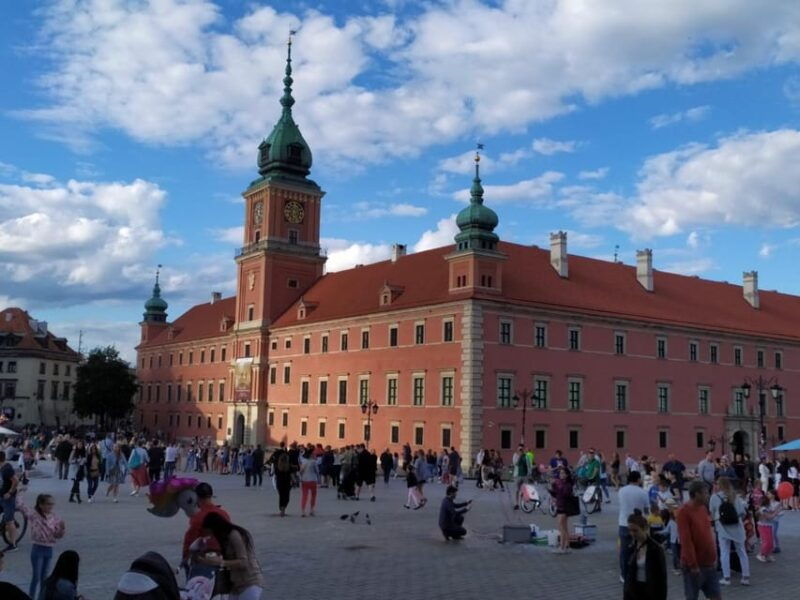 medieval-warsaw-walking-tour-with-smartphone-app