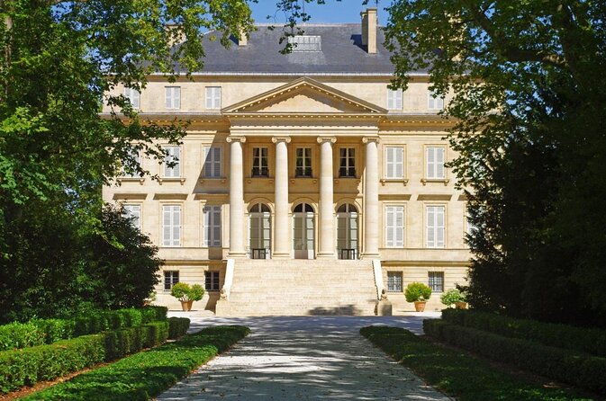 medoc-region-private-sightseeing-wine-day-trip-with-tasting-from-bordeaux