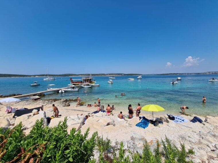 medulin-boat-cruise-to-kamenjak-ceja-with-lunch-and-drinks
