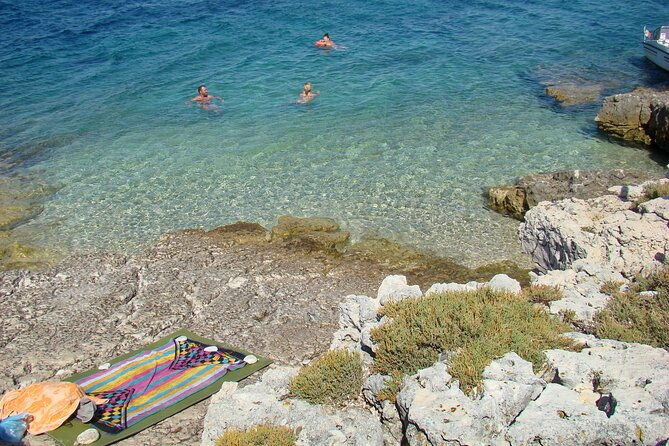 medulin-kamenjak-boat-tour-with-lunch-and-drinks-on-sandra-boat
