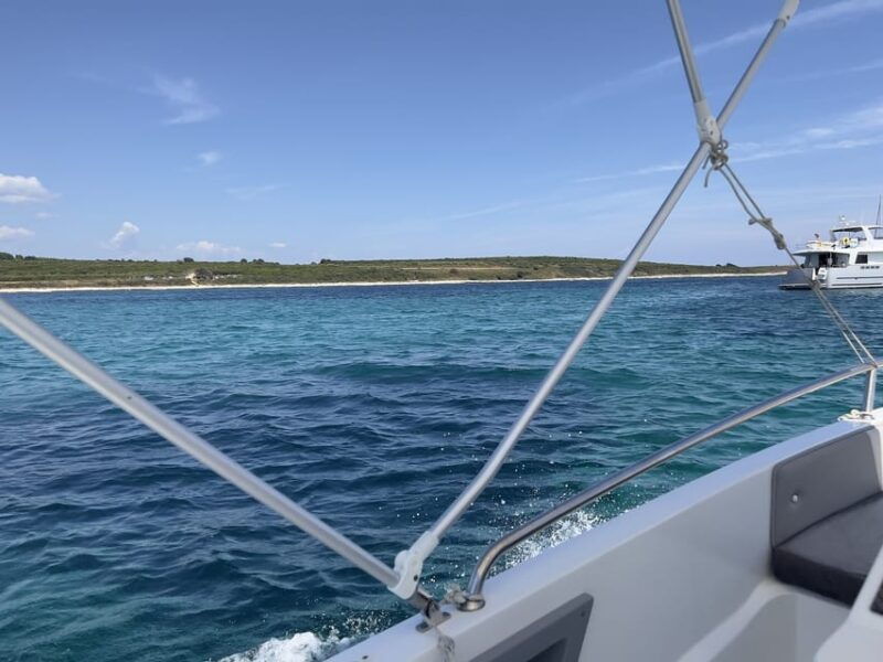medulin-morning-on-speedboat-with-cave-island-snorkeling