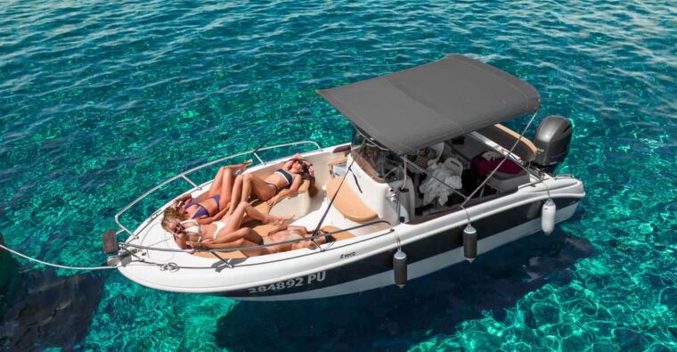 medulin-morning-on-speedboat-with-cave-island-snorkeling