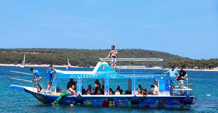 medulin-private-glass-bottom-boat-tour-to-levan-island-2