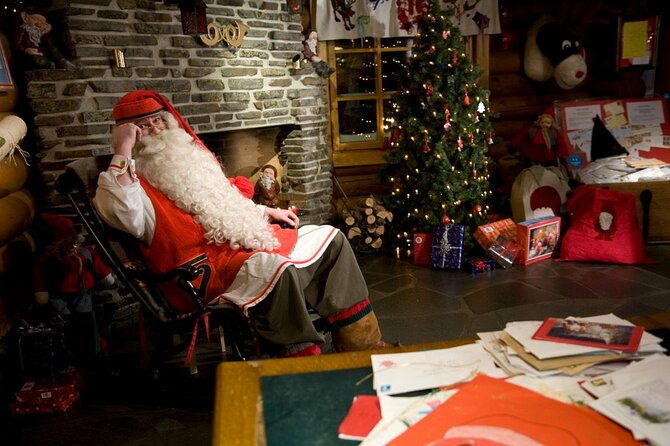 meet-santa-claus-santas-reindeer-ride-greet-huskies