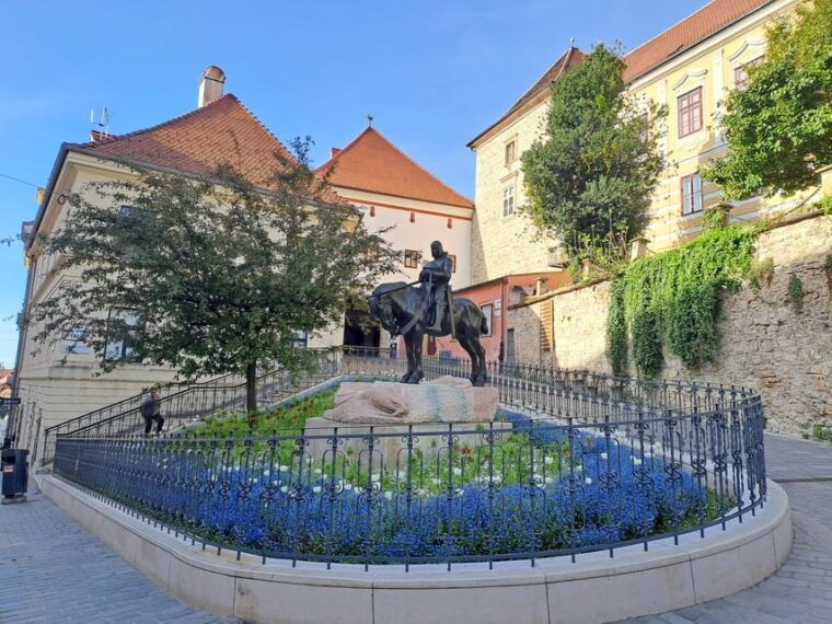 meet-zagreb-city-hightlights-on-a-private-walking-tour