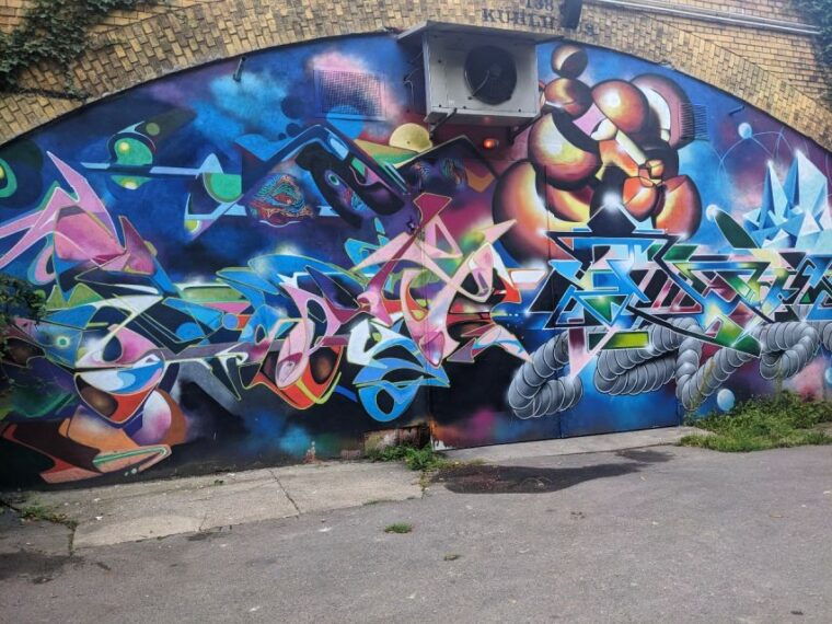mega-street-art-mural-graffiti-private-tour