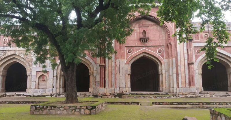 Mehrauli Archaeological Park Walk - Key Points