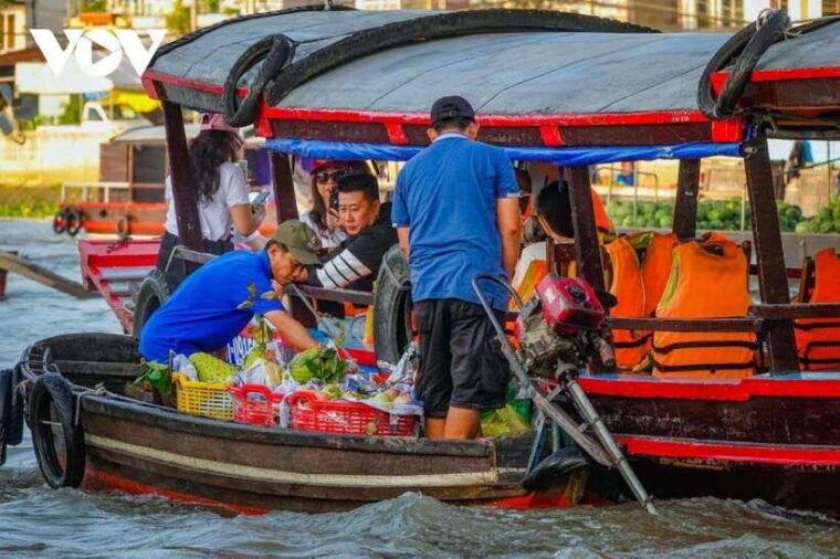 mekong-delta-tour-cai-rang-floating-market-2-days-1-night-10