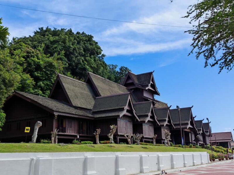 Melaka UNESCO City Guided Walking Tour - Tip Based - Who Should Book This Tour?