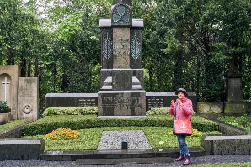 melaten-cemetery-guided-tour-with-all-senses