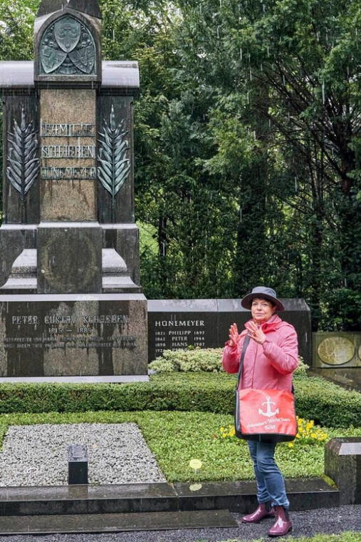 melaten-cemetery-guided-tour-with-all-senses