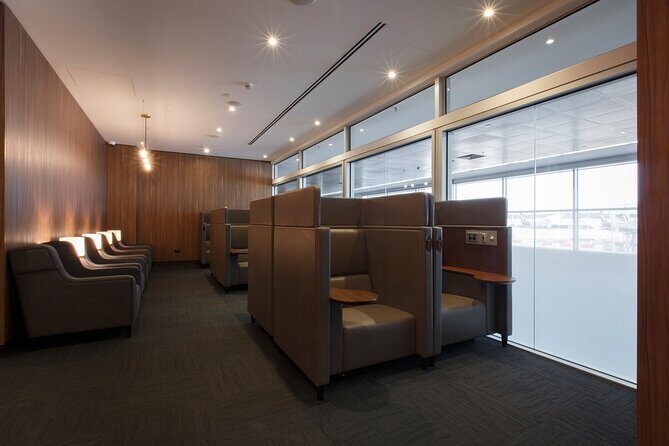 Melbourne Airport Plaza Premium Lounge - Is This Lounge Worth It?
