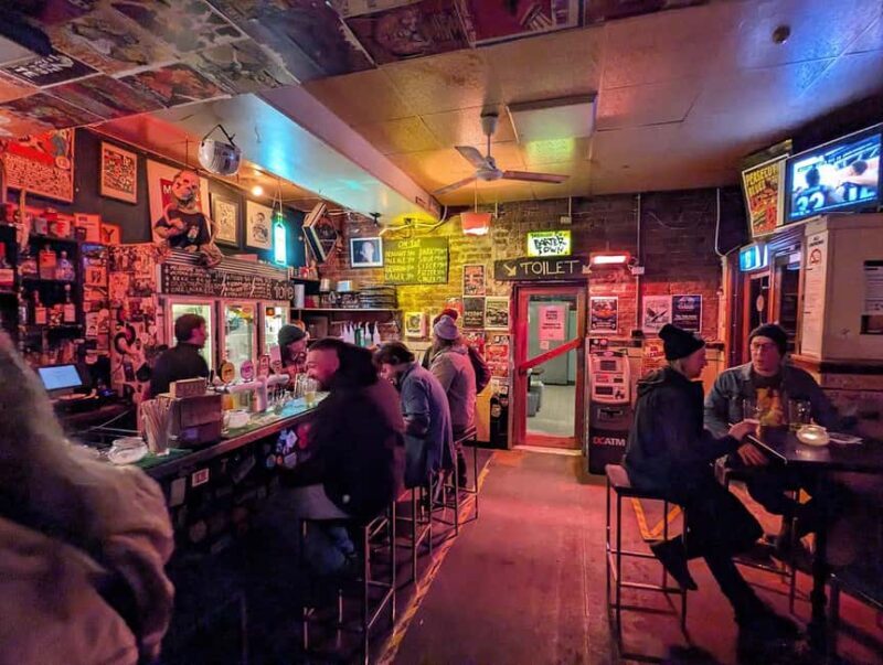Melbourne Music Venue Pub Crawl with History + 2 Free Drinks - FAQ