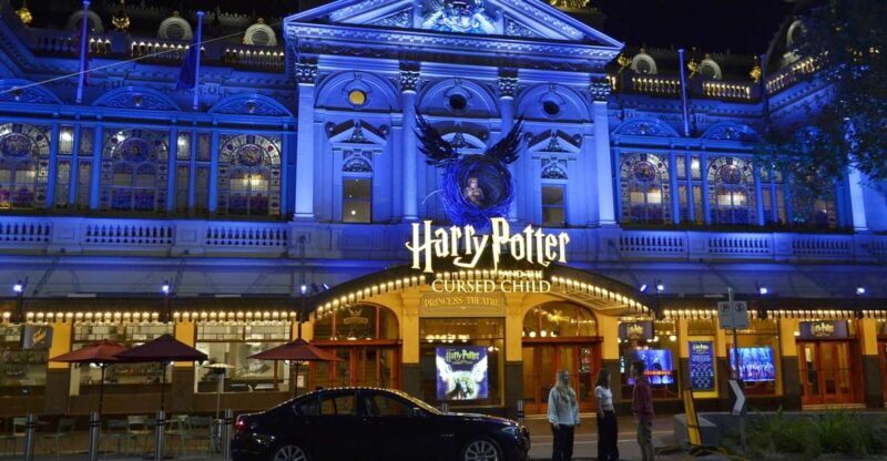 Melbourne: Nighttime Private City Tour with Transfer & Stops - Key Points