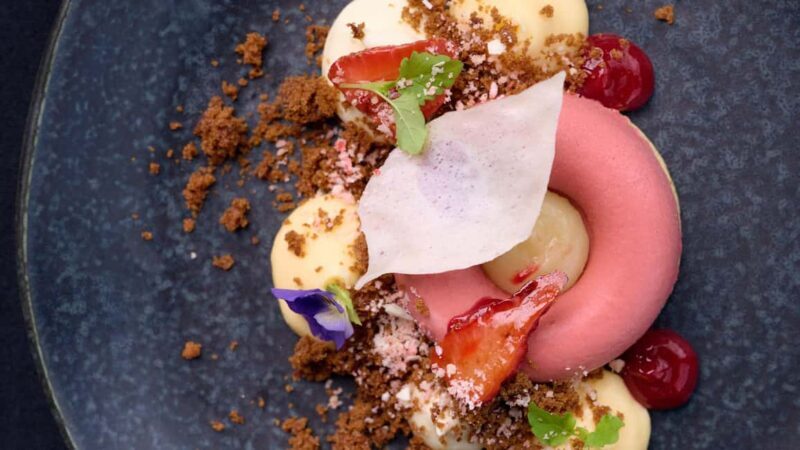 Melbourne: Skydeck and Altitude Dining Experience - Dining Experience: Flavors and Presentation