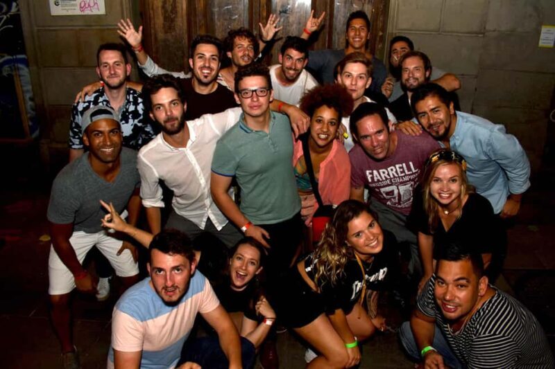 Melbourne: Weekly Bar Crawl: 5 Free shots, Club Entry - A Detailed Look at the Melbourne Weekly Bar Crawl
