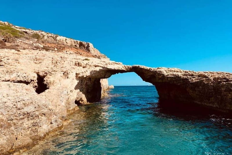 Mellieha: 1:00pm Speedboat round Comino Caves 2h Blue Lagoon - Key Points