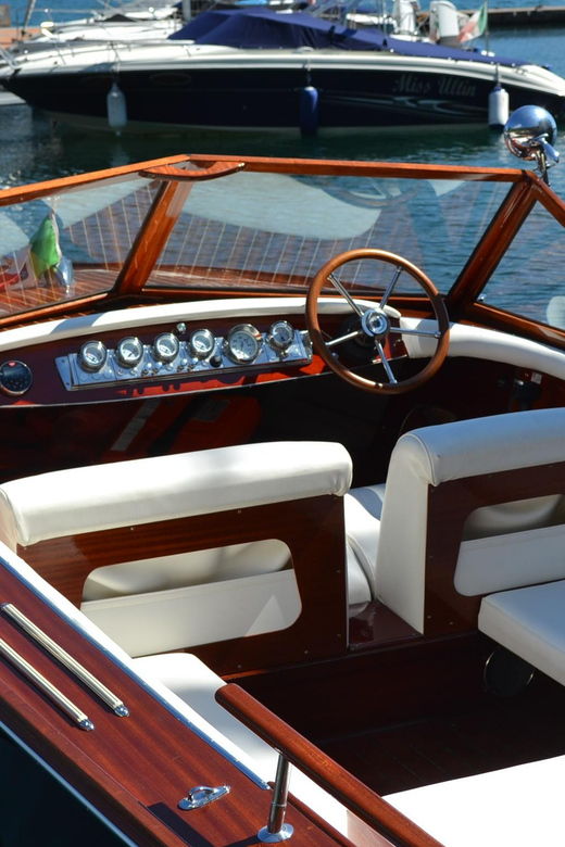 menaggio-villas-of-central-lake-como-private-boat-tour