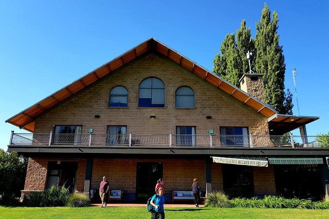 mendoza-hop-on-hop-off-wine-tour