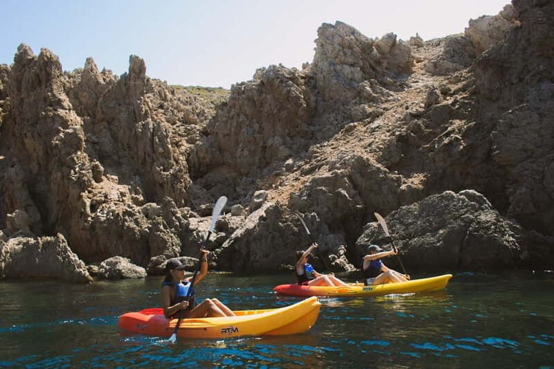 Menorca: Kayak rentals in Fornells - An In-Depth Look at the Kayaking Experience in Fornells