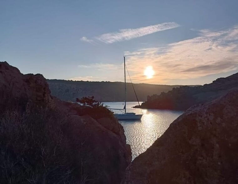 menorca-wakes-up-breakfast-at-sunrise