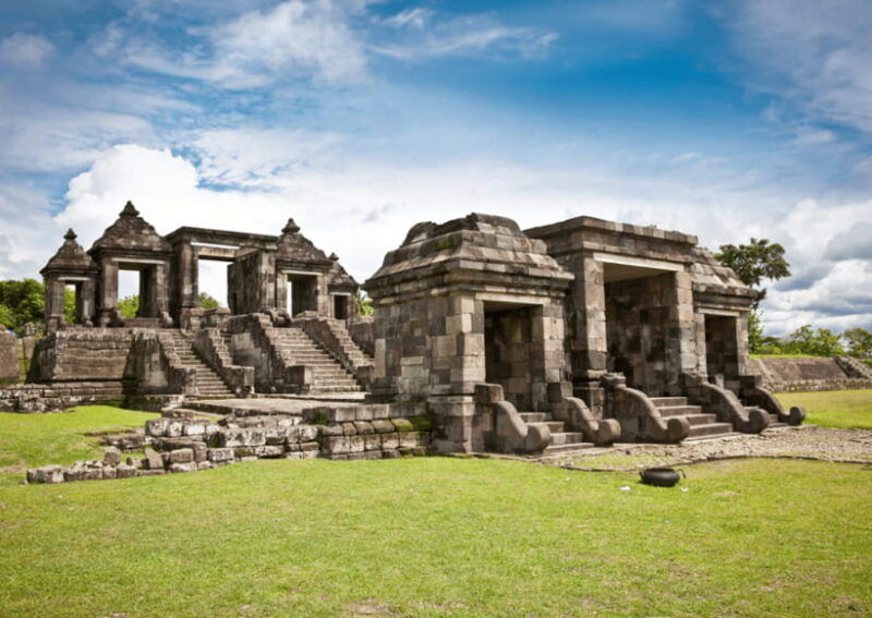 merapi-volcano-sunrise-borobudur-ratu-boko-full-day-tour