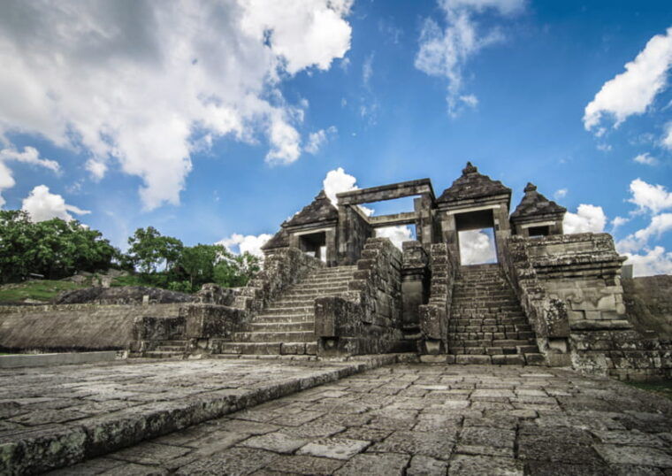 merapi-volcano-sunrise-borobudur-ratu-boko-full-day-tour
