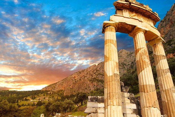 mercedes-private-full-day-tour-to-meteora-thermopylae-delphi