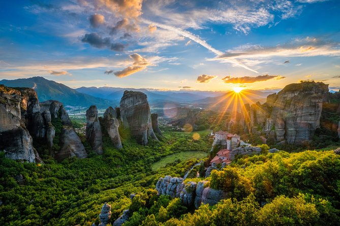 mercedes-private-full-day-tour-to-meteora-thermopylae-delphi