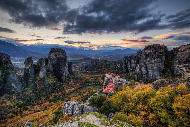 mercedes-private-full-day-tour-to-meteora-thermopylae-delphi