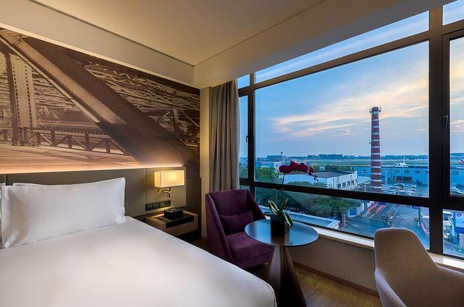 Mercure Shanghai Hongqiao Airport Package with 2-day Sightseeing Tour and Cruise - The Value of Guided Tours and Authentic Experiences