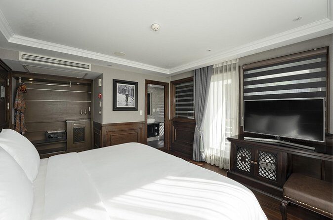 Mercury Cruise 2 Day Explore Halong Bay from Hanoi - FAQ