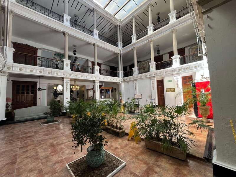 merida-walking-tour-across-the-beautiful-historic-center