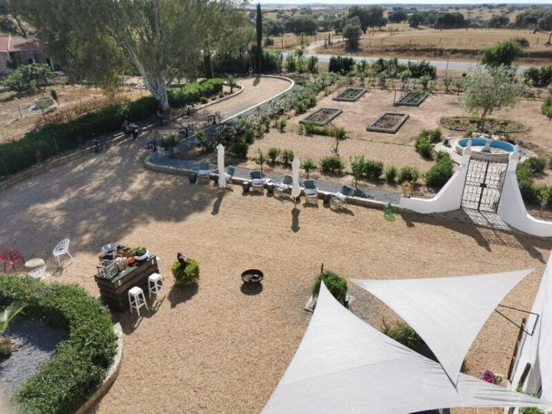 mertolas-stunning-countryside-picnic