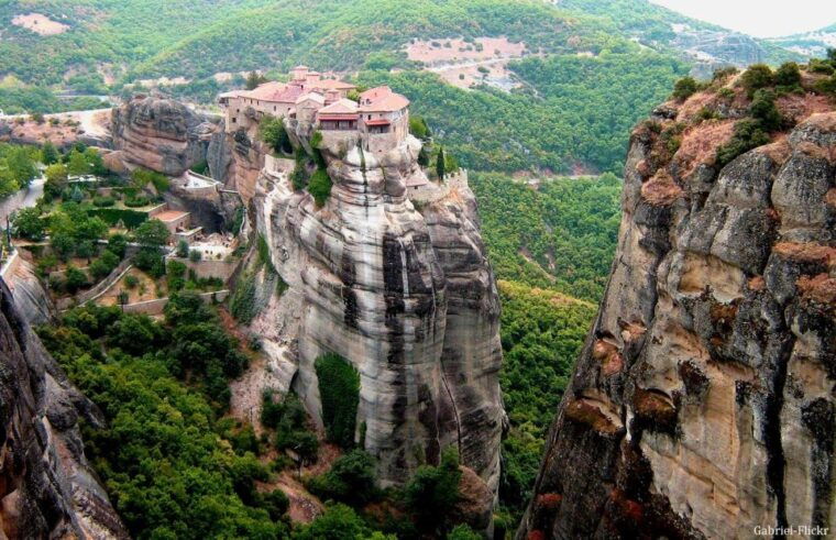meteora-2-day-tour-by-train-from-thessaloniki