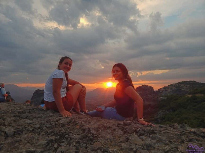 Meteora: Majestic Sunset Tour & Monasteries with Local Guide - Discovering Hidden Caves and Other Highlights