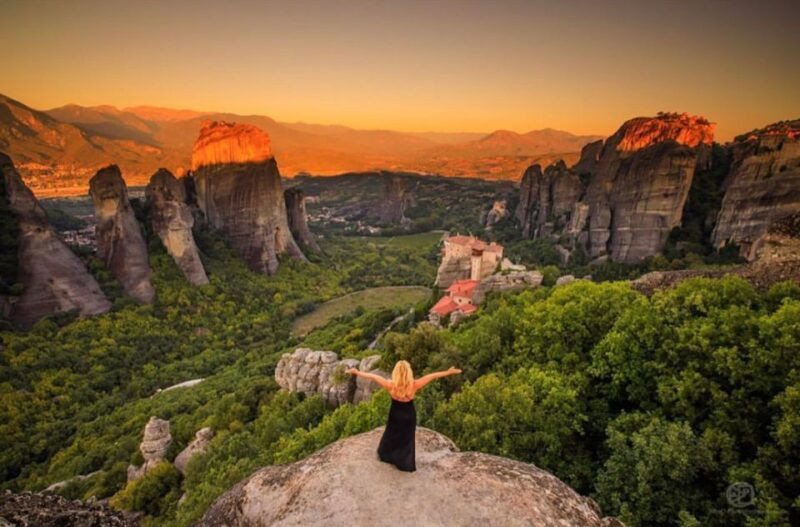 meteora-majestic-sunset-tour-monasteries-with-local-guide