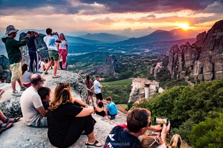 meteora-majestic-sunset-tour-monasteries-with-local-guide