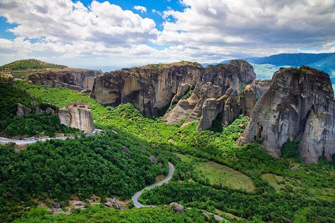 Meteora Monasteries Day Trip from Thessaloniki - Transportation and Group Size