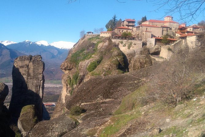 meteora-monasteries-fully-private-day-tour-with-great-lunch-drinks-included
