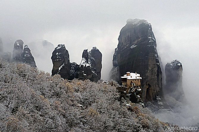 meteora-monasteries-half-day-small-group-tour-with-transport