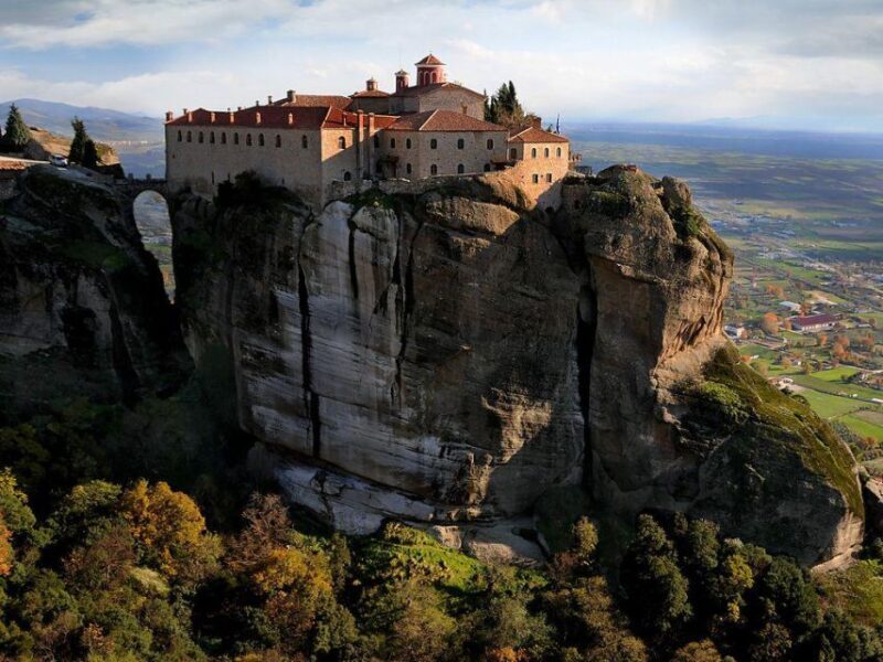 Meteora Mountains Private Half-Day Tour from Kalabaka - Exploring the Meteora Mountains Private Half-Day Tour from Kalabaka