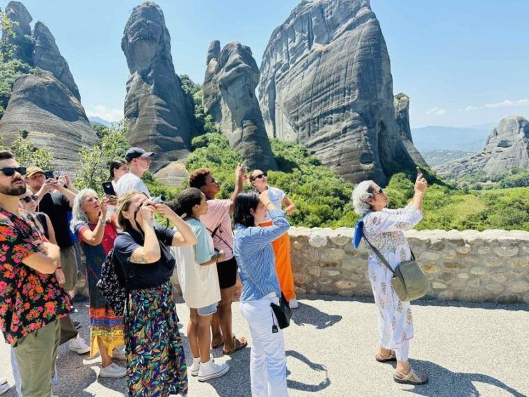 meteora-panoramic-morning-small-group-tour-with-local-guide-2