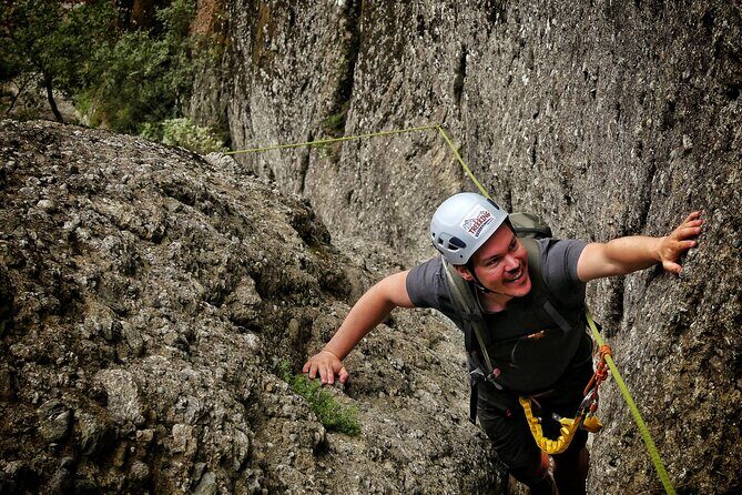 Meteora Scrambling Tour with Optional Pick-up - FAQ  