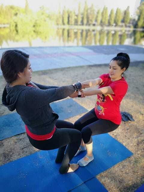 mexico-city-acroyoga-class-at-chapultepec-park