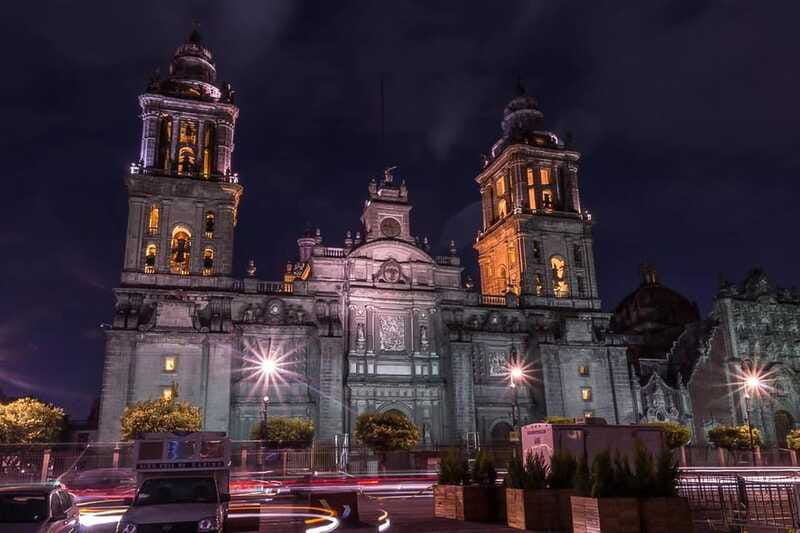mexico-city-double-decker-bus-night-tour