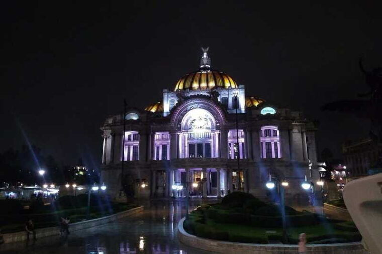 mexico-city-double-decker-bus-night-tour
