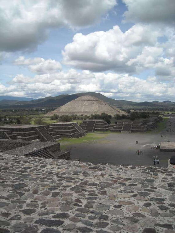 mexico-city-guided-tour-of-teotihuacan-and-basilica-de-guadalupe