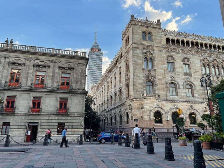 mexico-city-history-architecture-muralism-walking-tour