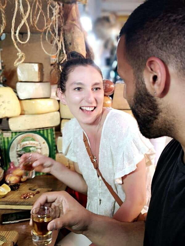 mexico-city-mezcal-pulque-tasting-at-exotic-market-stall